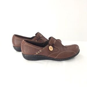 Clarks Womens Shoes 35063 Bendables Brown Leather Clogs W/Button Decor Sz 8M